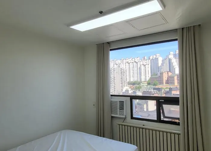Mapo Station 2min, Spacious 2 Rooms, Queen Bed, 15min To Hongdae, Yeouido, Gwanghwamun By Subway Apartamento Seúl