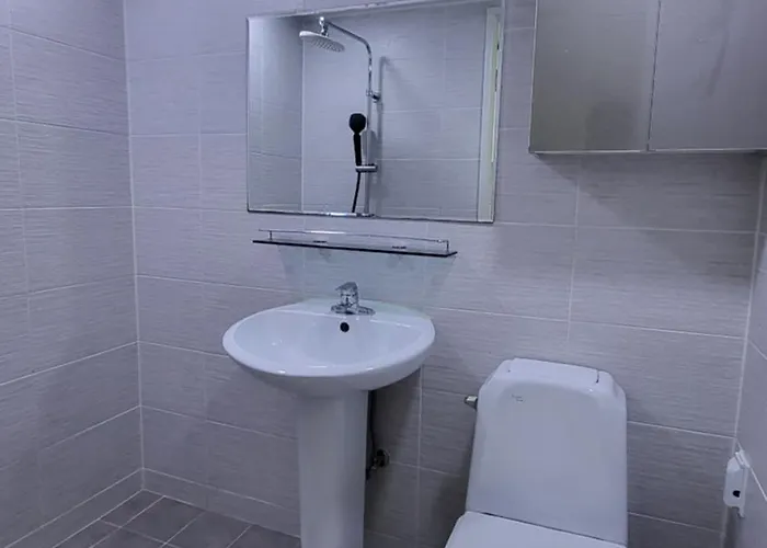 Mapo Station 2min, Spacious 2 Rooms, Queen Bed, 15min To Hongdae, Yeouido, Gwanghwamun By Subway *
