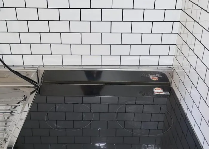 Apartamento Mapo Station 2min, Spacious 2 Rooms, Queen Bed, 15min To Hongdae, Yeouido, Gwanghwamun By Subway *