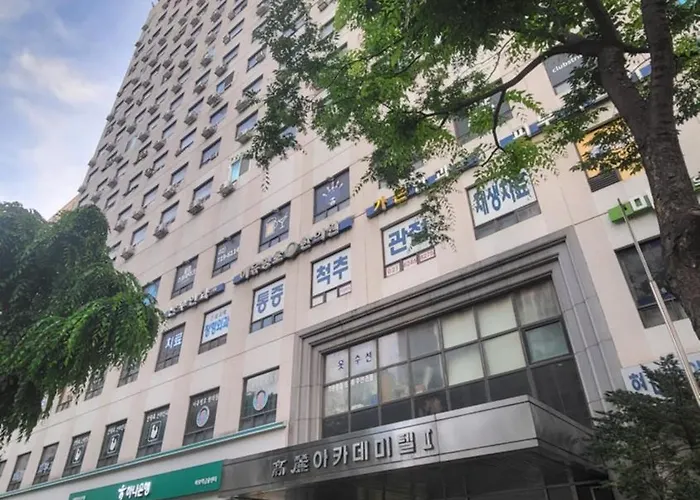 Mapo Station 2min, Spacious 2 Rooms, Queen Bed, 15min To Hongdae, Yeouido, Gwanghwamun By Subway Apartamento Seúl
